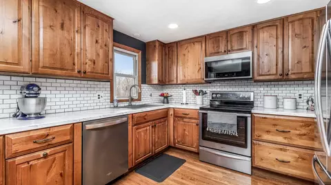 Kitchen - 322 Apache Ct, Galena, IL 61036 photo 3 of 4