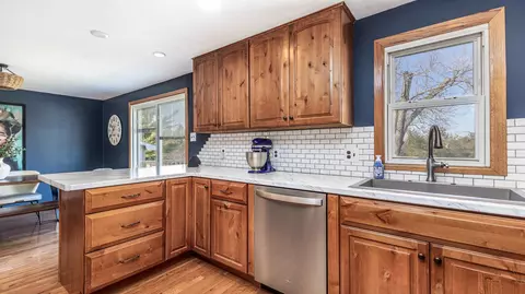 Kitchen - 322 Apache Ct, Galena, IL 61036 photo 4 of 4
