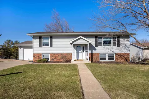 322 Apache Ct, Galena, IL 61036
