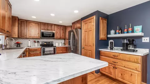Kitchen - 322 Apache Ct, Galena, IL 61036 photo 2 of 4