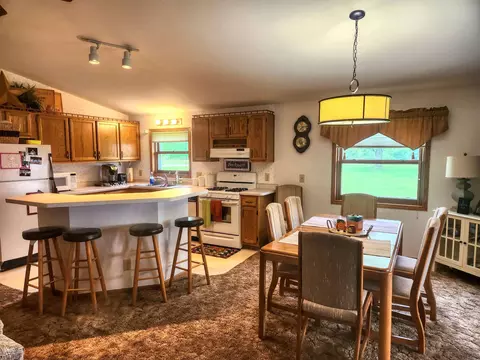 Kitchen - 25-41 Old Mill Rd, Lanark, IL 61046 photo 3 of 3