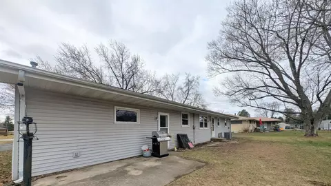 5790 Ada Dr, Roscoe, IL 61073 photo 4