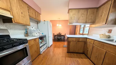 5790 Ada Dr, Roscoe, IL 61073 photo 9