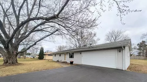 5790 Ada Dr, Roscoe, IL 61073