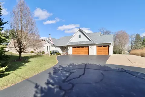 10107 Atwood Rd, Roscoe, IL 61073