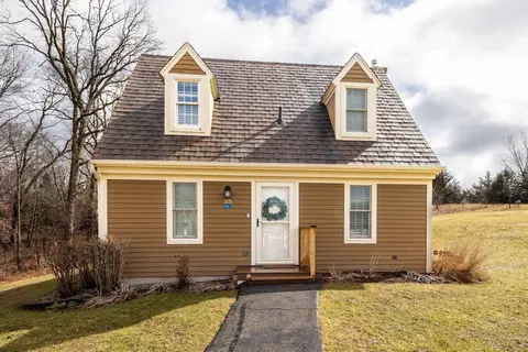35 Thatcher Ln, Galena, IL 61036