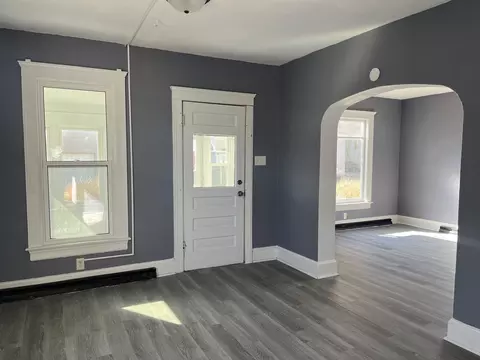 514 E Garden St, Freeport, IL 61032 photo 2