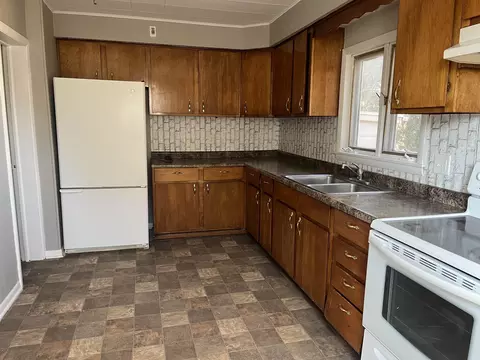 514 E Garden St, Freeport, IL 61032 photo 5