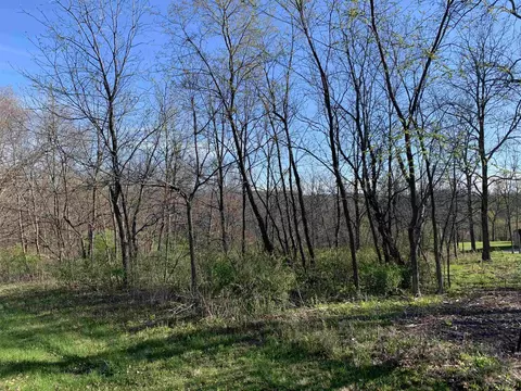 13 Hickory Trl, Galena, IL 61036