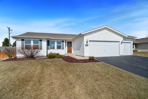 6928 Tupelo Rd, Loves Park, IL 61111
