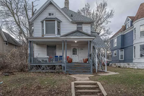 954 N Church St, Rockford, IL 61103