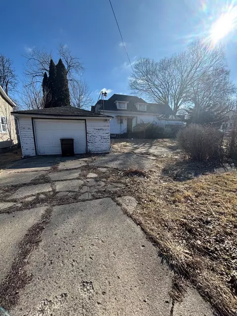 Exterior - 708 E Iroquois, Freeport, IL 61032 photo 1 of 3