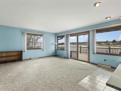 Living - 840 Breckenboro Dr, Lake Summerset, IL 61019 photo 4 of 7