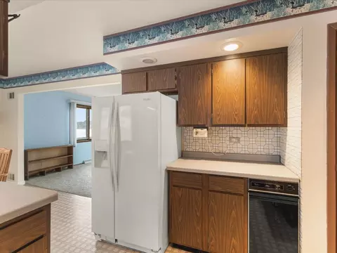 Kitchen - 840 Breckenboro Dr, Lake Summerset, IL 61019 photo 4 of 4