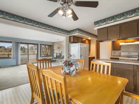 Dining - 840 Breckenboro Dr, Lake Summerset, IL 61019 photo 2 of 2