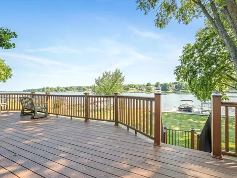 Exterior - 840 Breckenboro Dr, Lake Summerset, IL 61019 photo 7 of 13