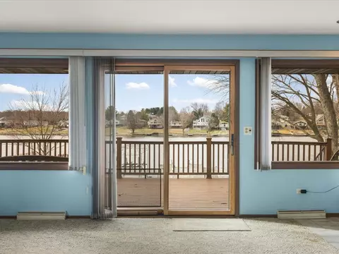 Living - 840 Breckenboro Dr, Lake Summerset, IL 61019 photo 5 of 7