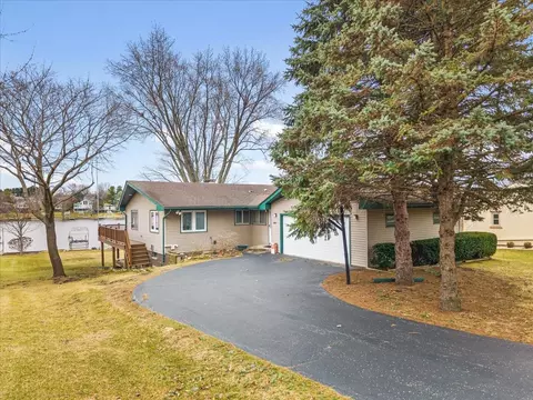 840 Breckenboro Dr, Lake Summerset, IL 61019