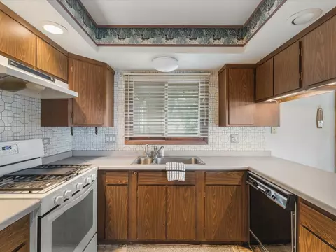 Kitchen - 840 Breckenboro Dr, Lake Summerset, IL 61019 photo 3 of 4