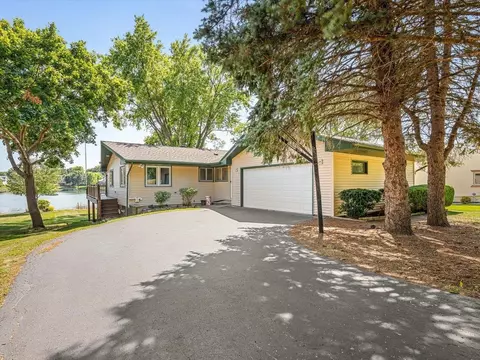 Exterior - 840 Breckenboro Dr, Lake Summerset, IL 61019 photo 1 of 13