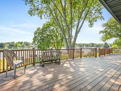 Exterior - 840 Breckenboro Dr, Lake Summerset, IL 61019 photo 8 of 13