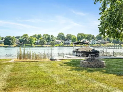 Exterior - 840 Breckenboro Dr, Lake Summerset, IL 61019 photo 12 of 13