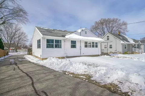 808 S 5th St, Oregon, IL 61061
