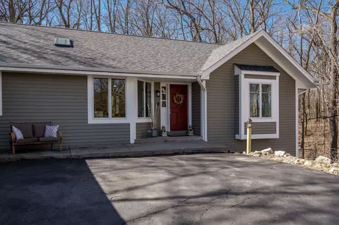 348 Indian Trl, Rockton, IL 61072