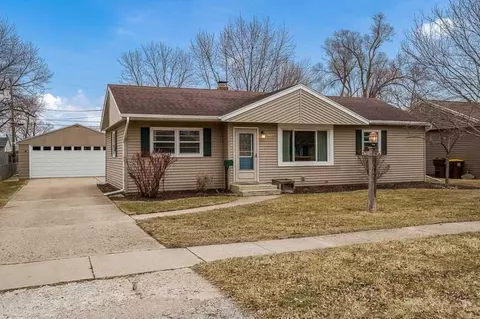6125 John St, Loves Park, IL 61111