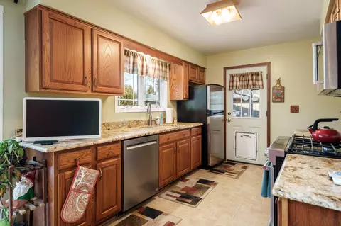 Kitchen - 12994 Echo Dr, Rockton, IL 61072 photo 2 of 5