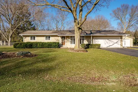12994 Echo Dr, Rockton, IL 61072