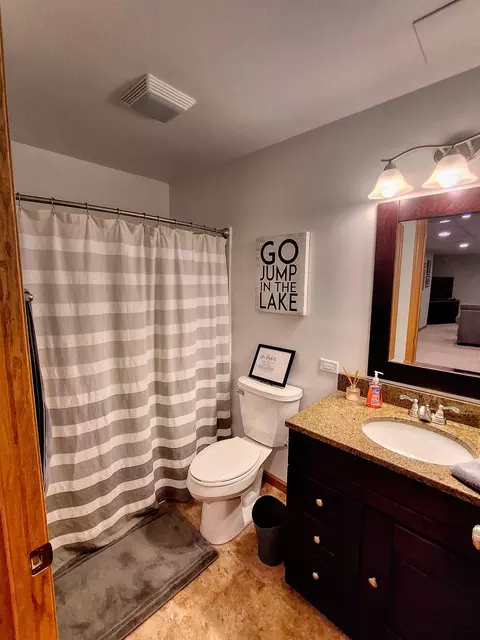 Bath - 1-11 Grandview Dr, Lanark, IL 61046 photo 4 of 4