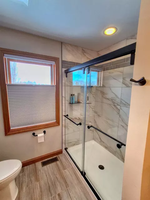 Bath - 1-11 Grandview Dr, Lanark, IL 61046 photo 2 of 4