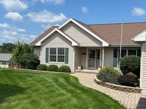 Exterior - 1-11 Grandview Dr, Lanark, IL 61046 photo 11 of 12