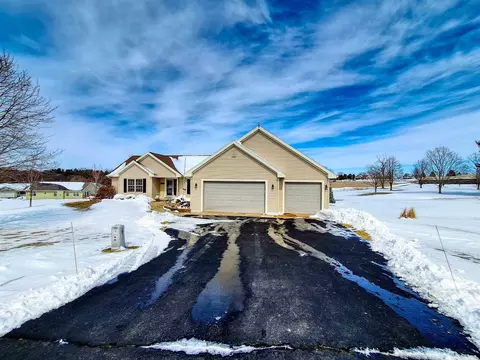 Exterior - 1-11 Grandview Dr, Lanark, IL 61046 photo 12 of 12