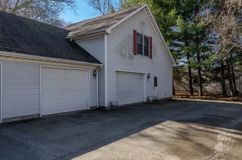 313 Genoa St, Cherry Valley, IL 61016 photo 6