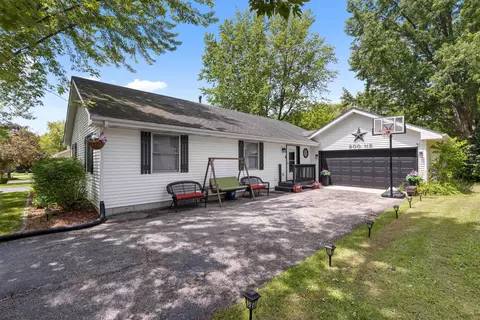 200 Bounty Dr NE, Poplar Grove, IL 61065