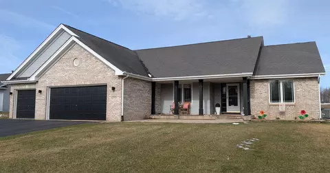 3503 Valley Woods Dr, Cherry Valley, IL 61016