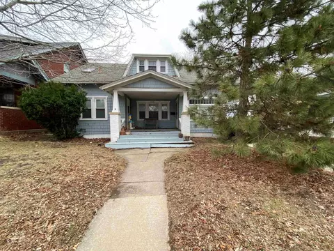 423 Auburn St, Rockford, IL 61103