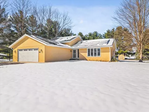 6346 Smoke Tree Cir, Roscoe, IL 61073