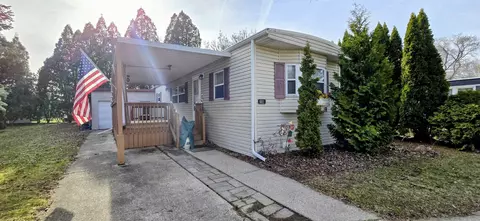601 Lindenwood Dr, Belvidere, IL 61008