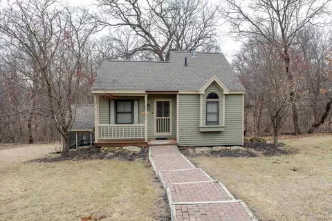 57 Oak Glen Dr, Galena, IL 61036