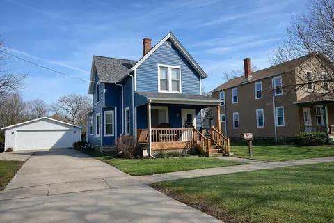 307 S 5th St, Oregon, IL 61061