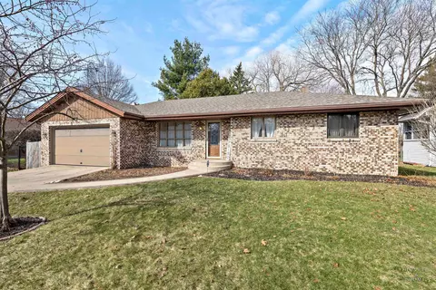 3254 Sage Dr, Rockford, IL 61114