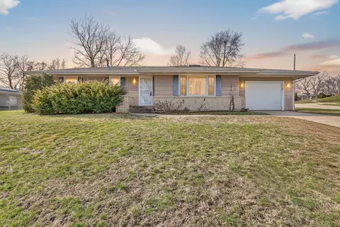 3001 Rutgers Pl, Rockford, IL 61109