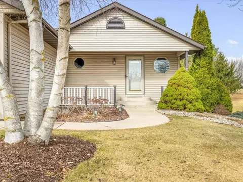 Exterior - 175 Lake Summerset Rd, Lake Summerset, IL 61019 photo 2 of 8