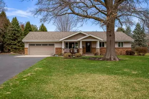 2412 Squaw Prairie Rd, Belvidere, IL 61008