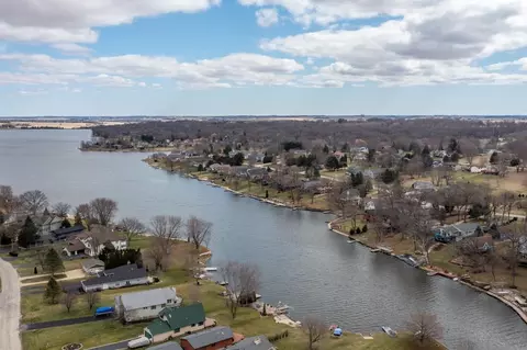 1306 Chadbourne Dr, Lake Summerset, IL 61019 photo 2