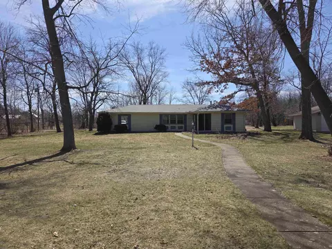 2544 Tuck-a-way Trl, Rockford, IL 61107