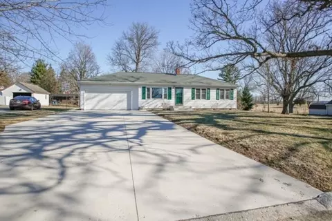 120 E Washington St, Cedarville, IL 61013